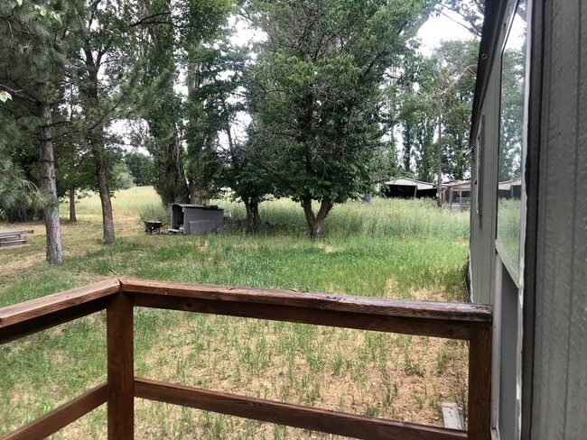 Building Photo - Pet Friendly 2bdrm, 2 bath home in the Cou...