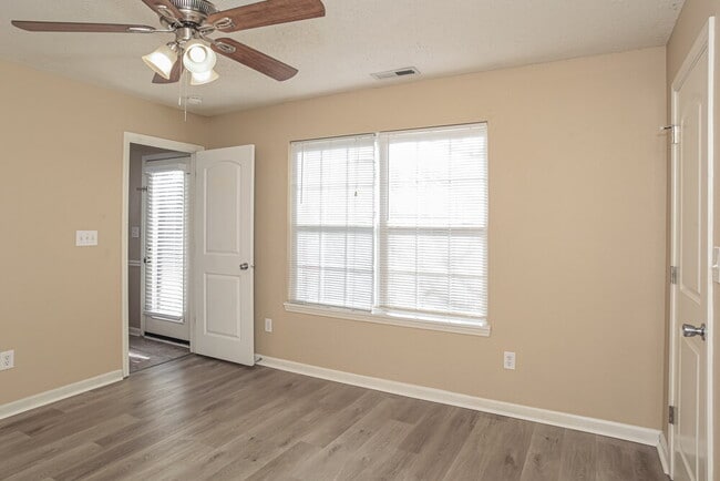 Building Photo - 9743 Centennial Ct