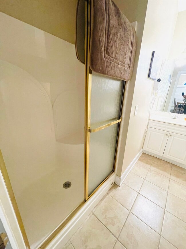 Building Photo - 702 Riverwalk Dr