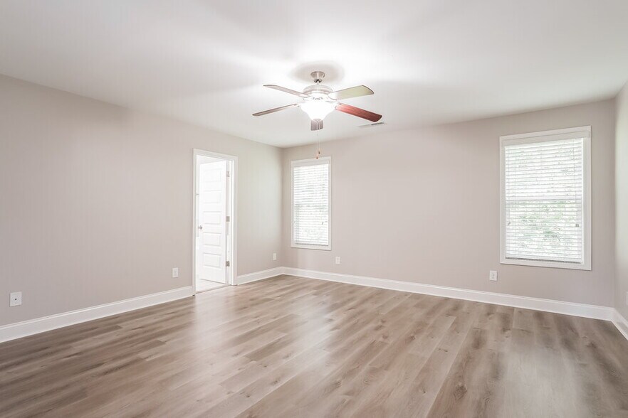 Building Photo - 100 Alcock Ln