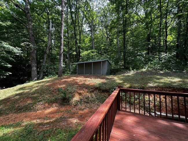 Building Photo - 253 White Ln
