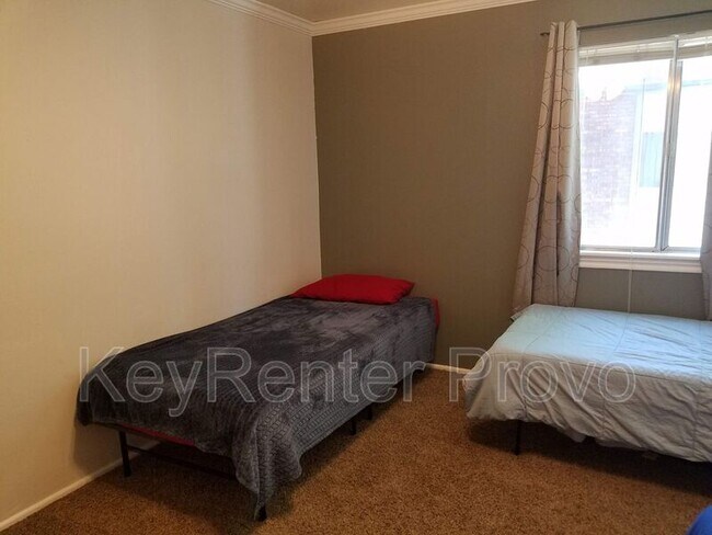 Building Photo - 1686 Hickory Ln