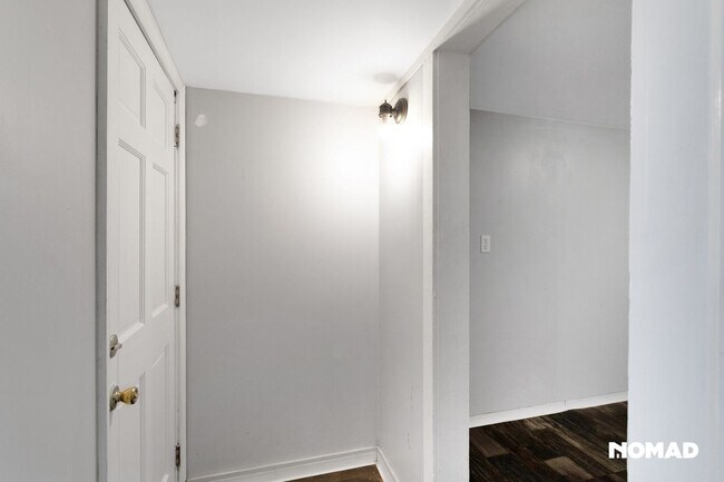 Building Photo - Charming 2BR Duplex in Salem