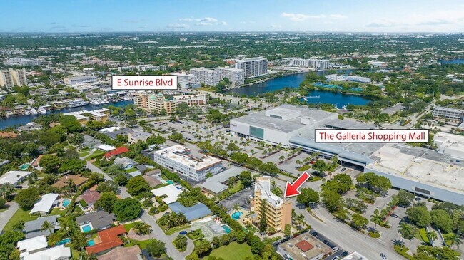 Building Photo - 2400 NE 9th St