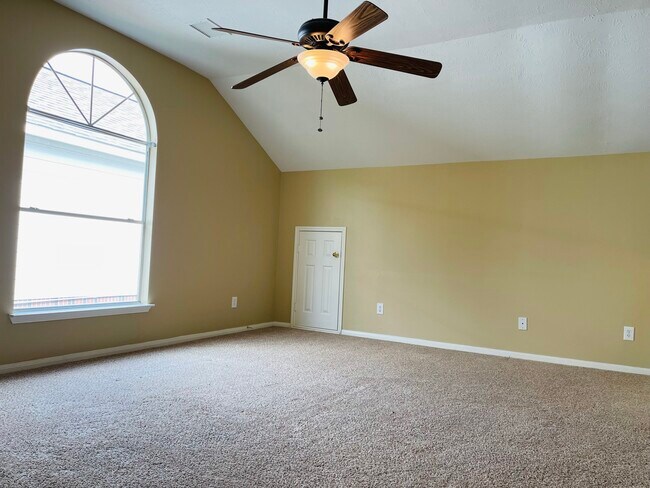 Building Photo - 739 Annie's Way