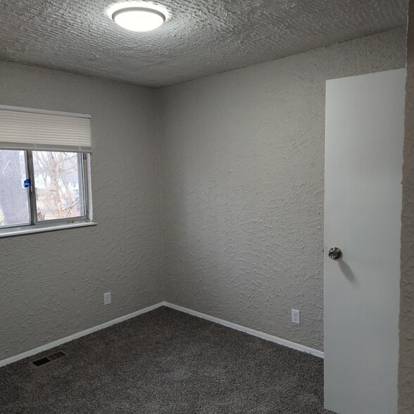 Building Photo - 4015 W Brighton Ave