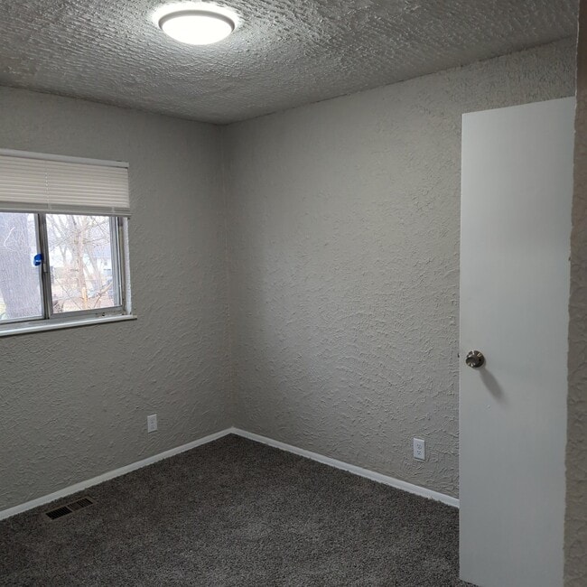 Building Photo - 4015 W Brighton Ave