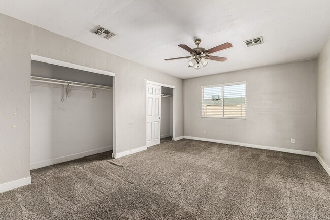 Building Photo - 1310 W Romo Jones St