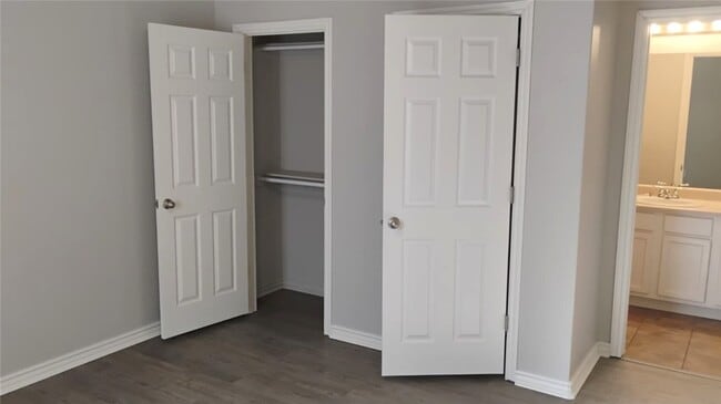 Building Photo - 281 Graystone Cir