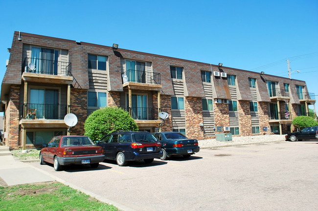 Building Photo - Bella Sierra Apartments