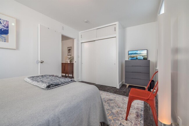 Building Photo - 373-375-375 3rd St