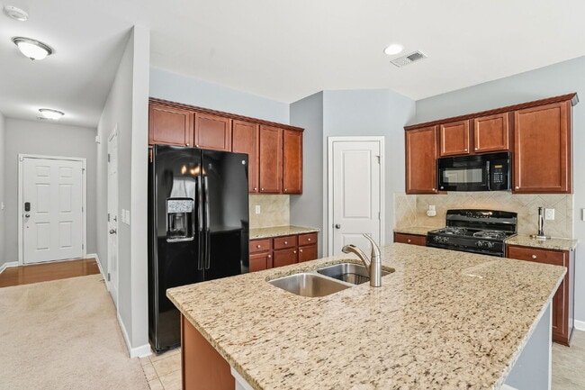 Building Photo - "Charming 3-Bed Oasis with 2 Full Baths in Ladson - 1,283 Sq Ft of Comfort!"