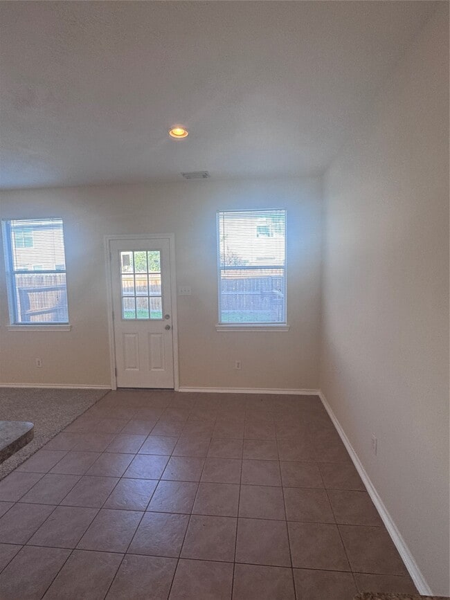 Building Photo - 6213 Stoney Creek Dr