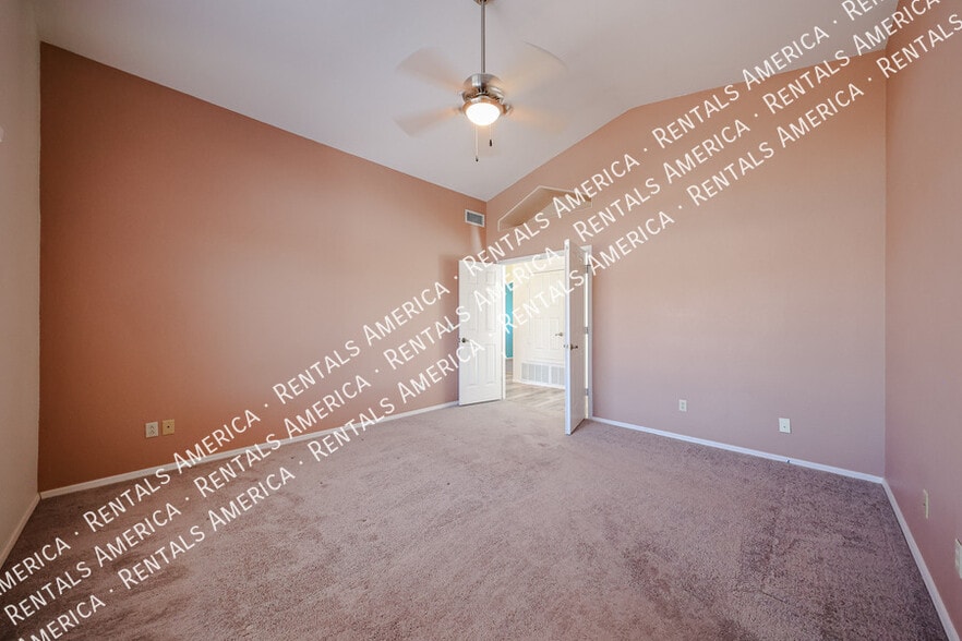 Building Photo - 6101 W Whispering Wind Dr