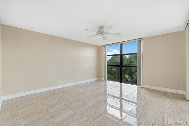 Building Photo - 6562 Boca Del Mar Dr