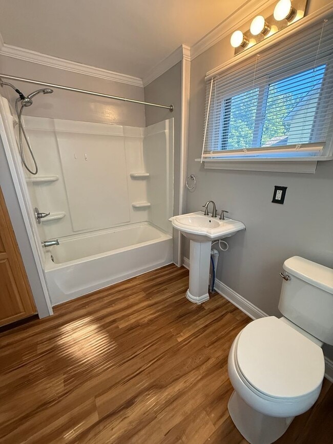 Building Photo - Spacious Two-Bedroom Home