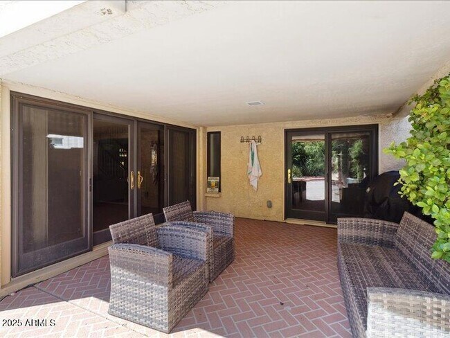 Building Photo - 10563 E Carol Ave