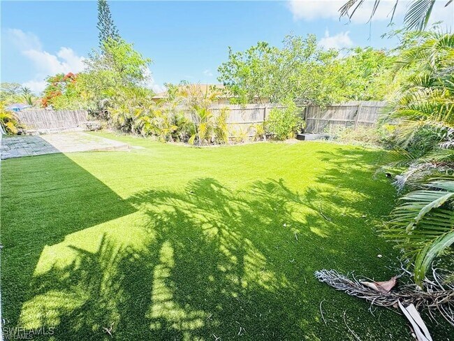 Building Photo - 1221 Granada Blvd