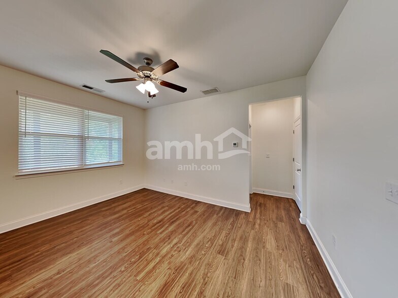 Building Photo - 2477 Napa Valley Dr