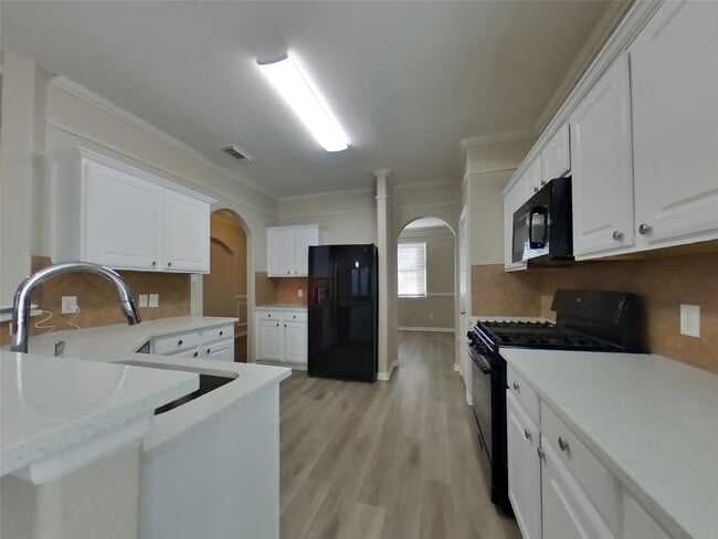 Building Photo - 32331 Hunter Park Ct