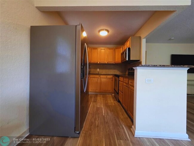 Building Photo - 321 Tuscany Ln