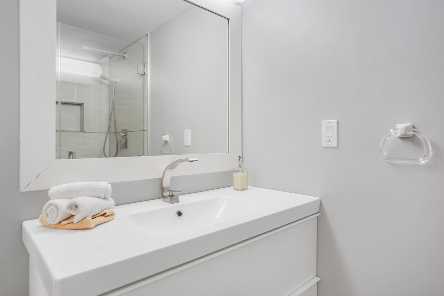 Guest bathroom - 17801 N Bay Rd