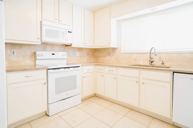 Building Photo - 11711 Memorial Dr