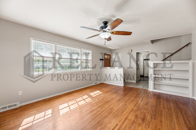Building Photo - 1440 Community Dr