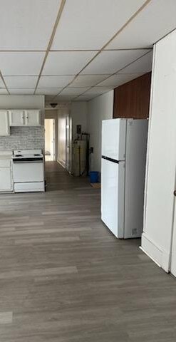 Kitchen/Hall - 32168 Broad St