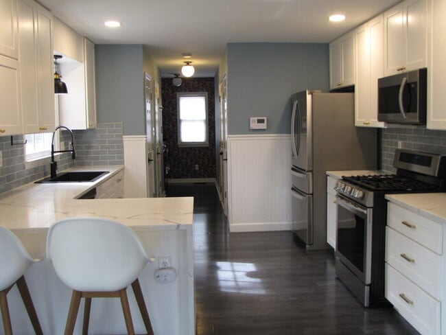 Building Photo - 2627 Bexley Ave