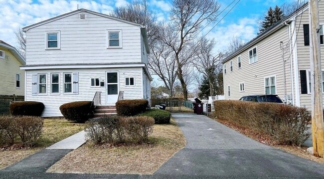 Building Photo - 18 Taft Rd