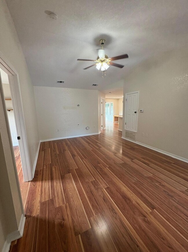 Building Photo - 2864 Shoffner Ave