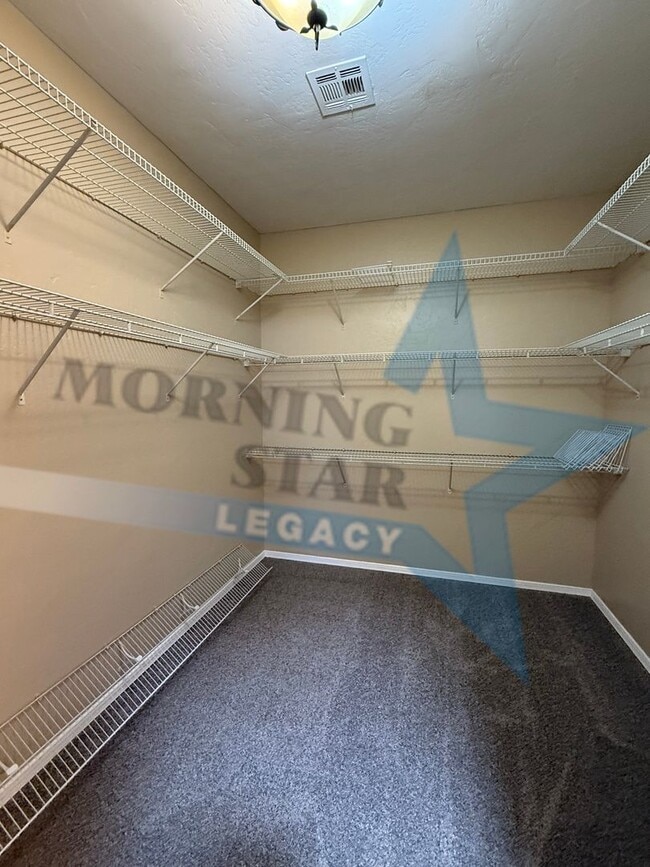 Building Photo - 4-Bedroom Home - New Carpet & Fresh Paint!