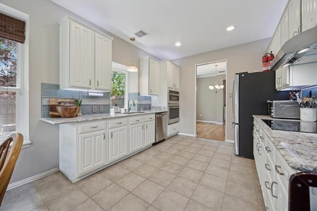 Building Photo - 8408 Island Ct