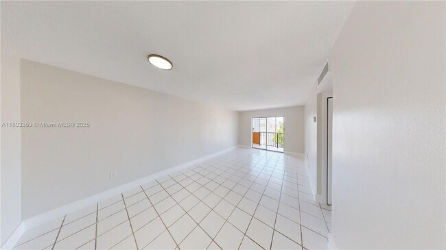 Building Photo - 677 SW 9th Ave