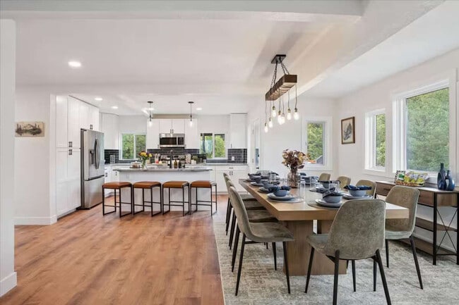 Building Photo - 6186 Sunshine Canyon Dr