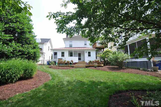 Building Photo - 616 Wills Forest St