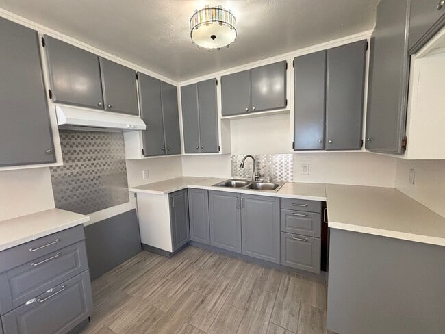 Building Photo - Affordable 3 bedroom home available now in Bellflower