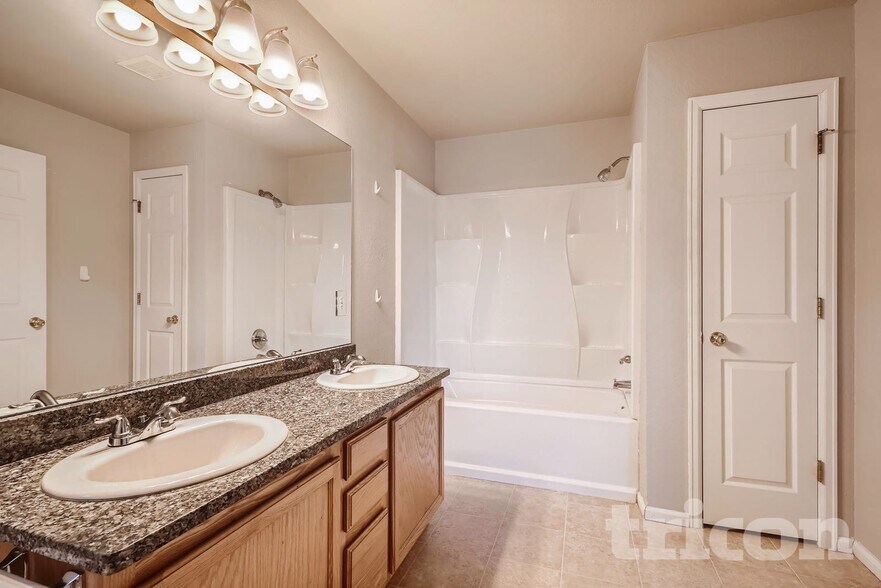 Building Photo - 4879 E 119th Ct