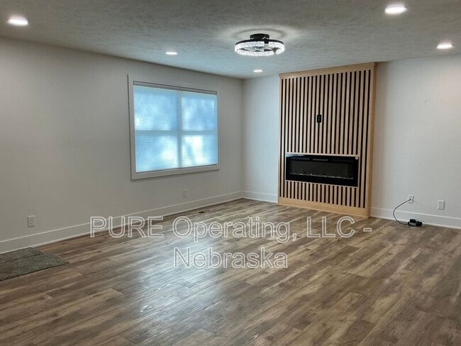 Building Photo - 316 N 13th St