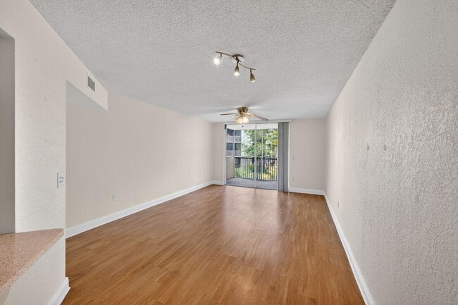 Building Photo - 8353 Lake Dr