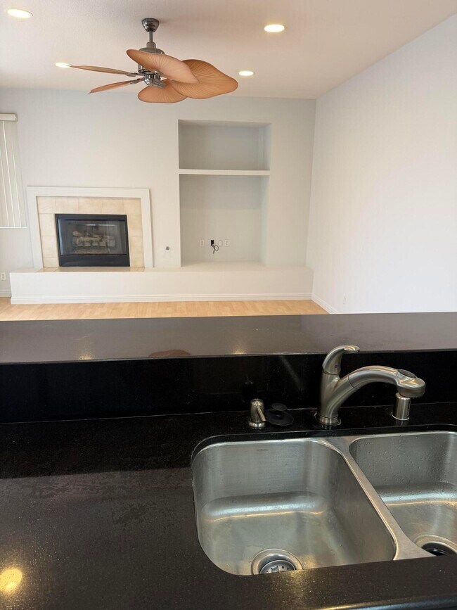 Building Photo - 47780 Sumac St