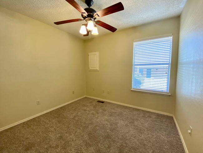 Building Photo - Quiet 2 Bed, 1 Bath in Edmond