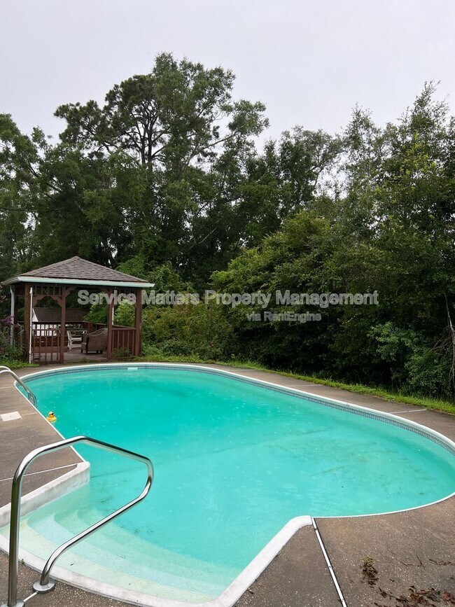 Building Photo - 5425 Westwood Dr