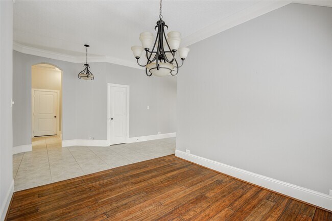 Building Photo - 2422 Monarch Terrace Dr