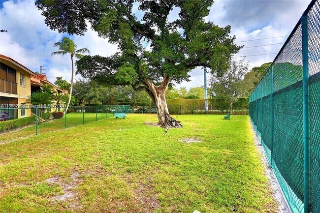 Building Photo - 1229 SW 46th Ave