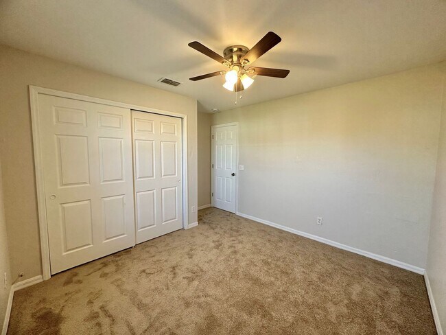 Building Photo - Spacious 3 Bed Duplex With Garage in SW Cape Coral