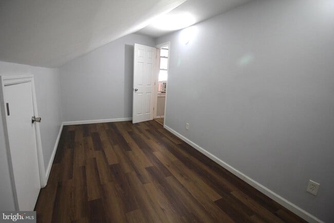 Building Photo - 417 Elmer St