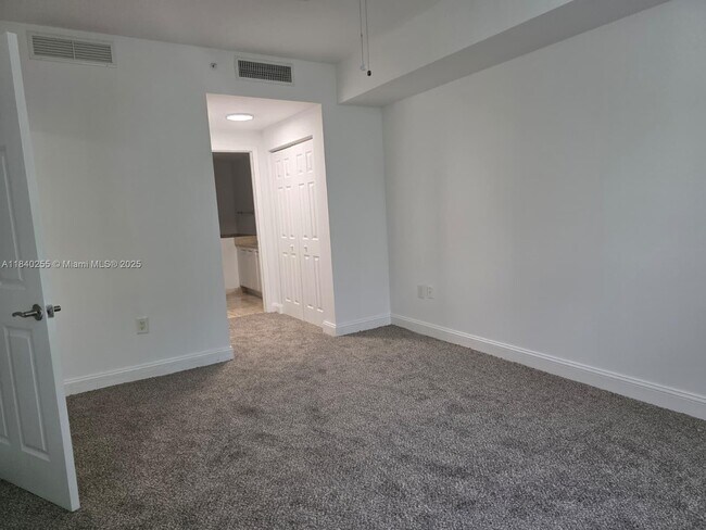 Building Photo - 510 NW 84th Ave