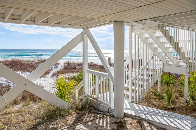 Building Photo - Newly Renovated Beach Front Four Bedroom Home